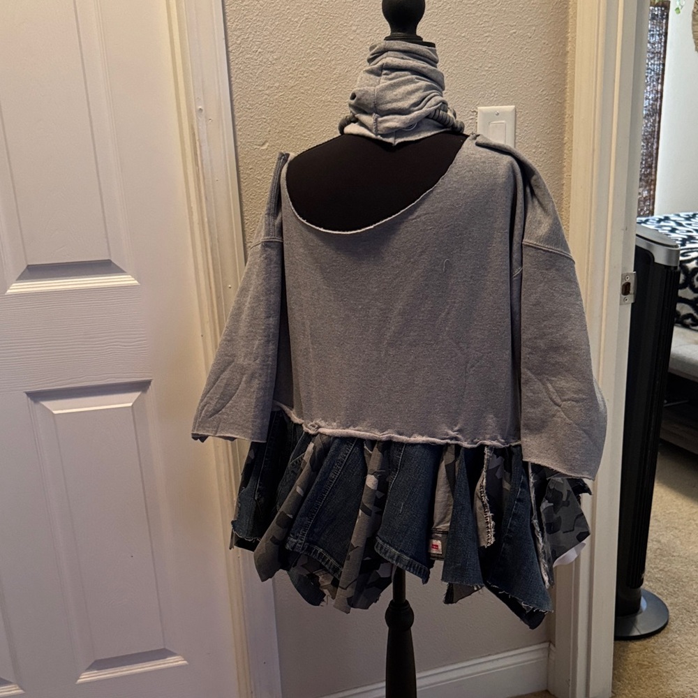 Gray Camouflage Ruffle Sweatshirt - Picture 3 of 3